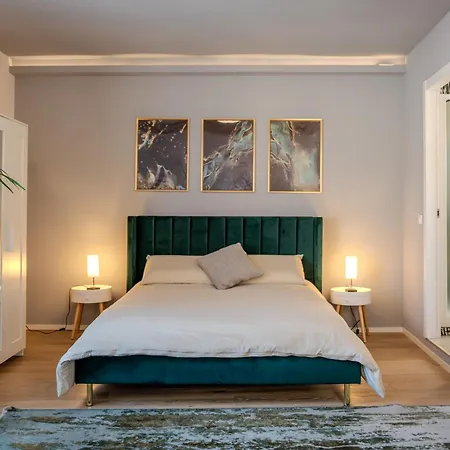 לינה וארוחת בוקר Piazza Maggiore Santa Margherita 4*