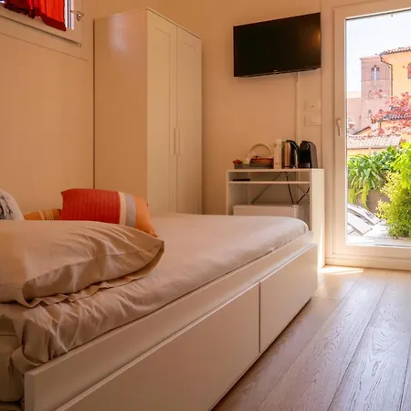 Piazza Maggiore Santa Margherita 4* Bolonia